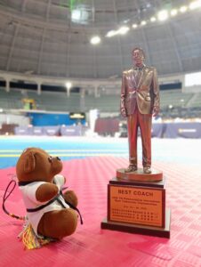 Kim Un Yong Cup 2026 - Best Coach trophee